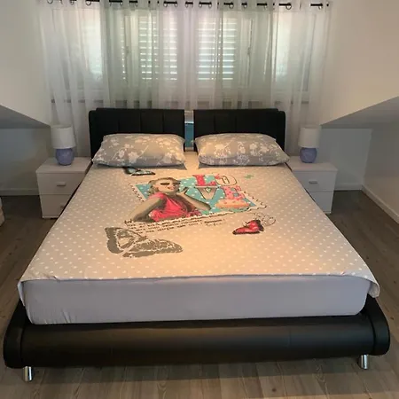 Apartman Milica Апартаменты *