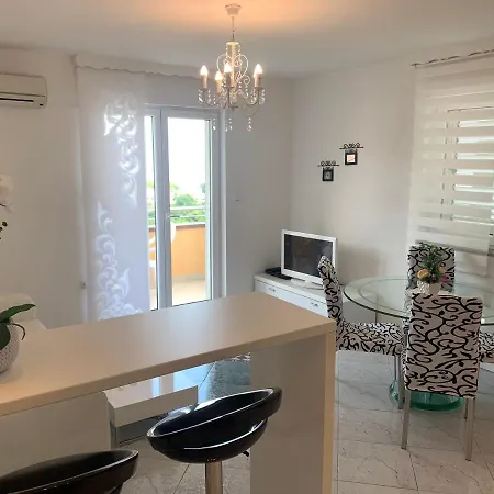 Apartman Milica Апартаменты *
